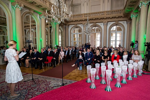 Illust: Remise des prix., 111.8 ko, 515x343