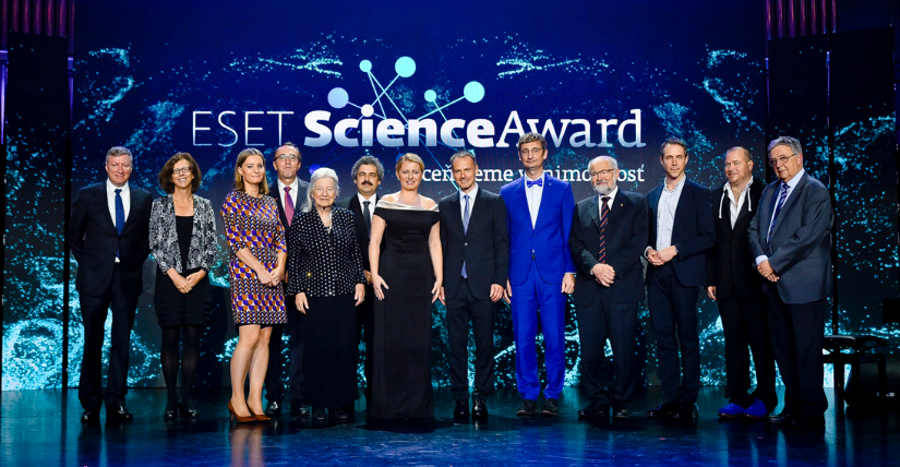 Illust: ESET Science Award, 551.3 ko, 825x428