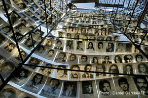 Illust: Фотографии пропавших, 30.5 кб, 300x200