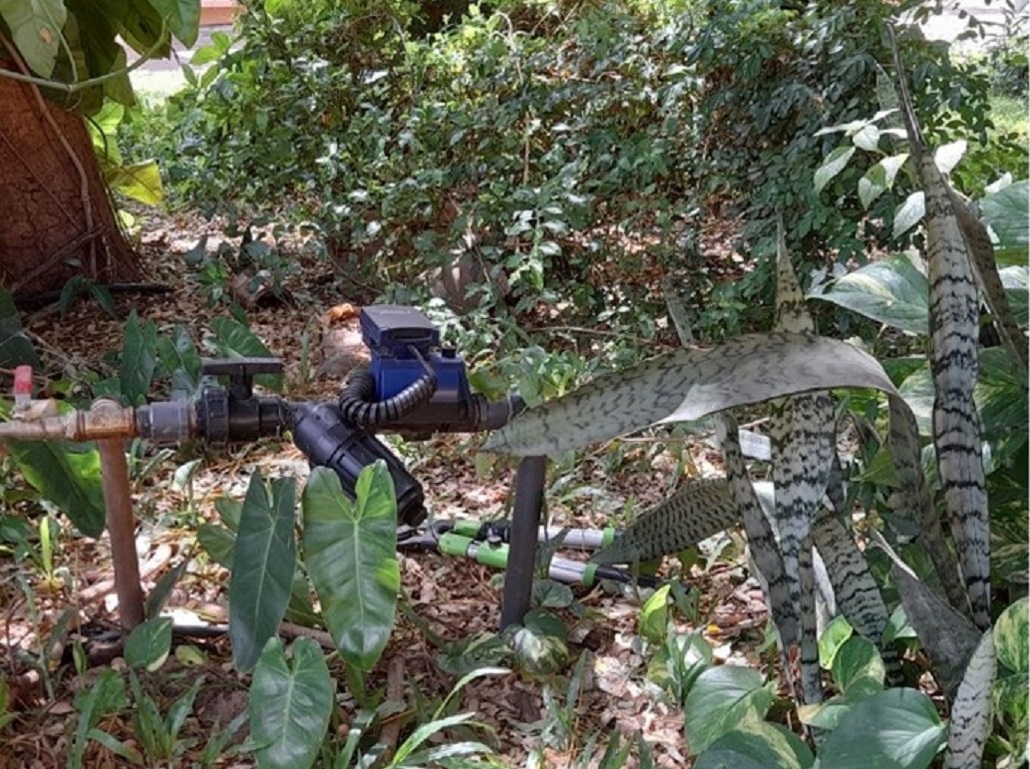 Système d’arrosage au goutte-à-goutte pour l’irrigation des jardins de l’Ambassade à Ouagadougou, Burkina Faso, en 2021.