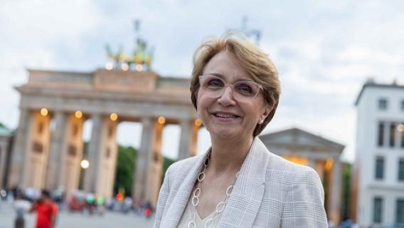 Anne-Maries Descôtes