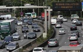 Image Diaporama - Circulation automobile sur le boulevard (...)