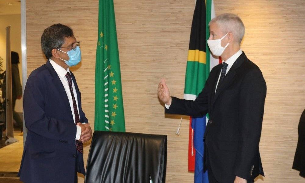 Image Diaporama - Le ministre délégué avec Ebrahim Patel, ministre (...)