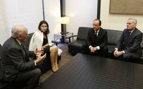 Image Diaporama - Anthony Lake, Laëtitia Casta, François Hollande (...)
