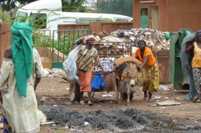 Image Diaporama - Tri et valorisation des déchets à Ouagadougou. (...)