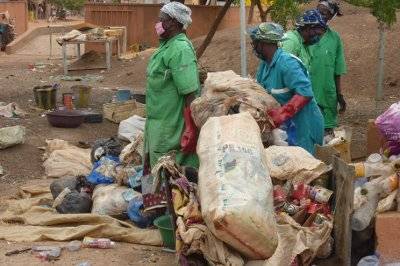 Image Diaporama - Tri et valorisation des déchets à Ouagadougou. (...)